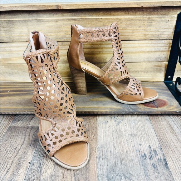 Report Shoes - Report Women's Brown Cutout Heels 7.5